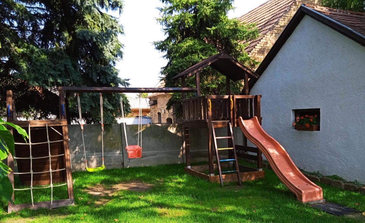 Diokert Vendeghaz Sopron Bed and Breakfast Exteriör bild